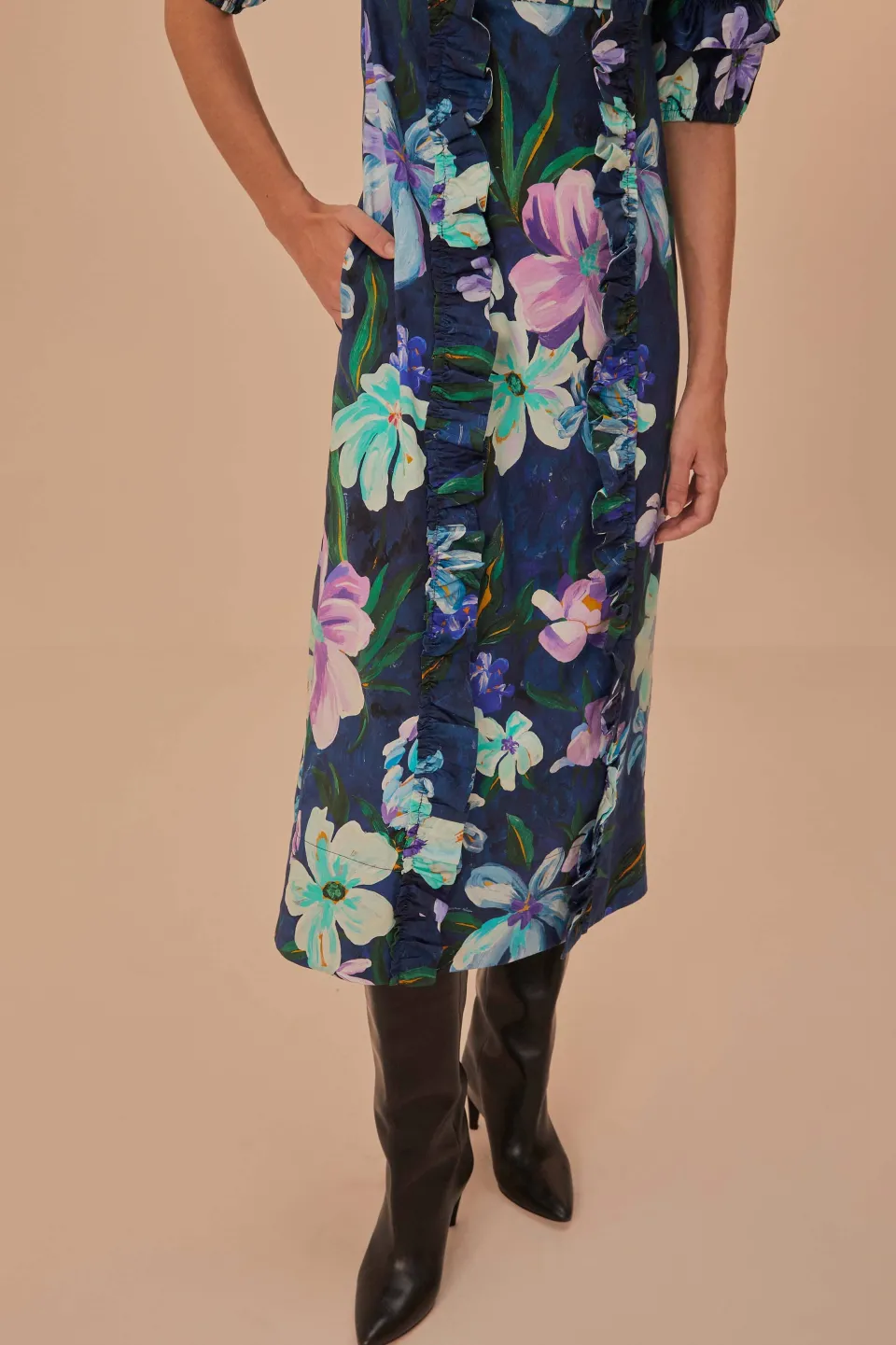 FARM Rio Floraline Ruffle Short Sleeve Midi Dress Hot